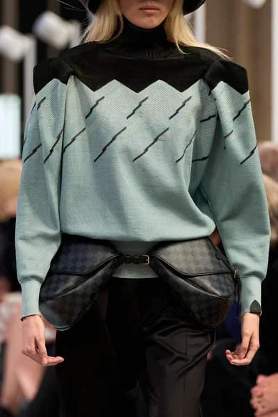 Look 74